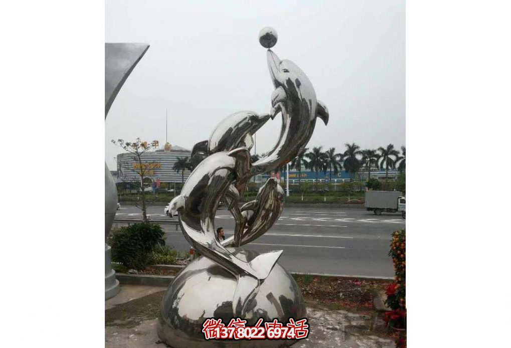 不銹鋼海豚雕塑，玩起來讓街道飛躍！
