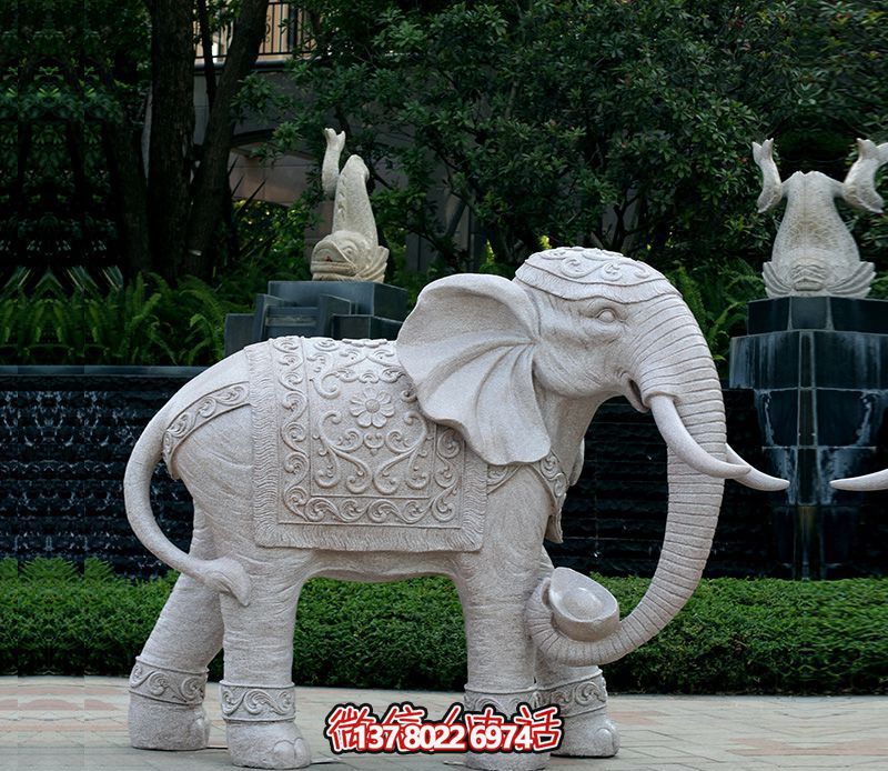精美浮雕大象雕塑，點(diǎn)綴綠意花園