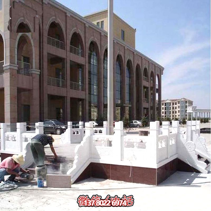 高雅華麗的漢白玉雕塑升旗臺(tái)，為你的飛機(jī)場(chǎng)增添華麗色彩
