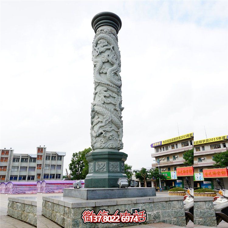 大理石浮雕龍柱，點(diǎn)綴校園廣場(chǎng)
