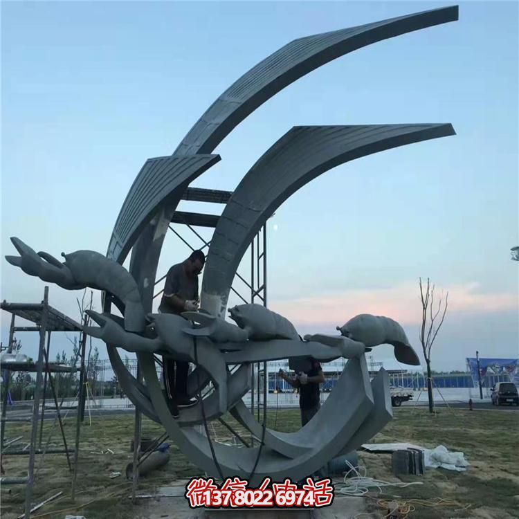 不銹鋼創(chuàng)意景觀雕塑，點(diǎn)亮綠色戶外廣場(chǎng)園林