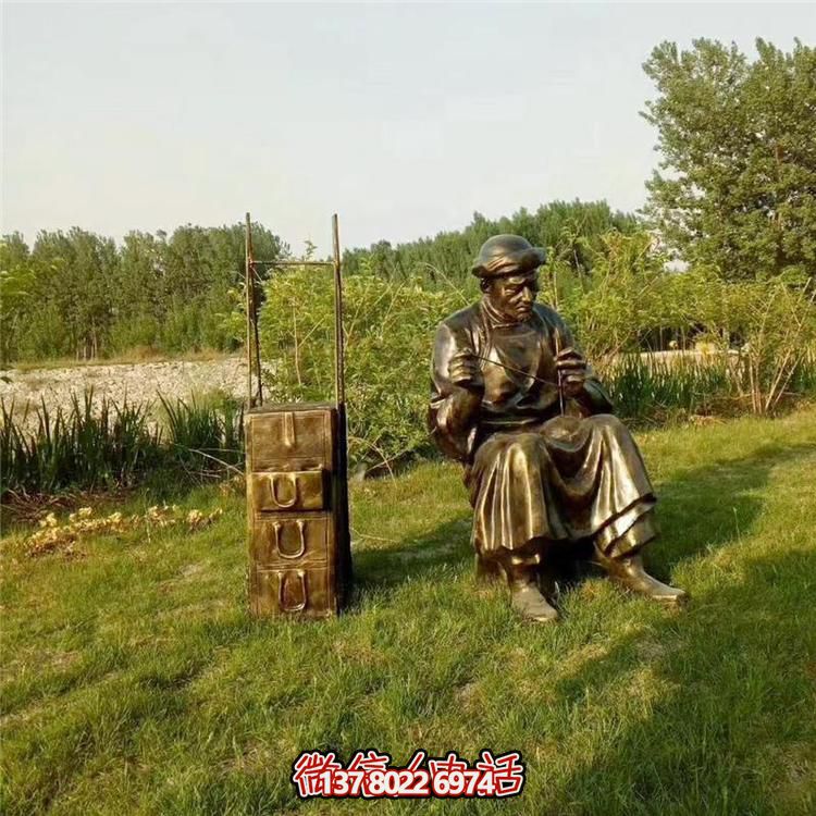 藝術精美的銅雕人物雕塑，點綴美麗的戶外園林景觀