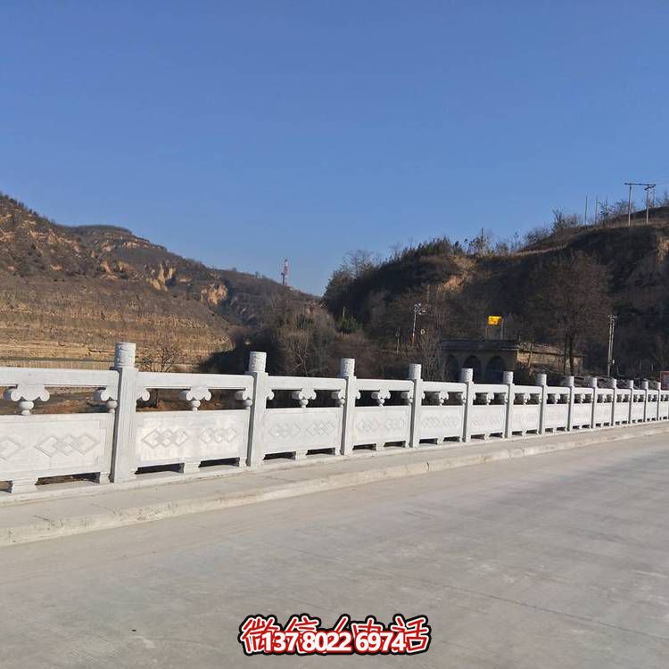 精美的大理石雕塑欄桿，締造完美景觀